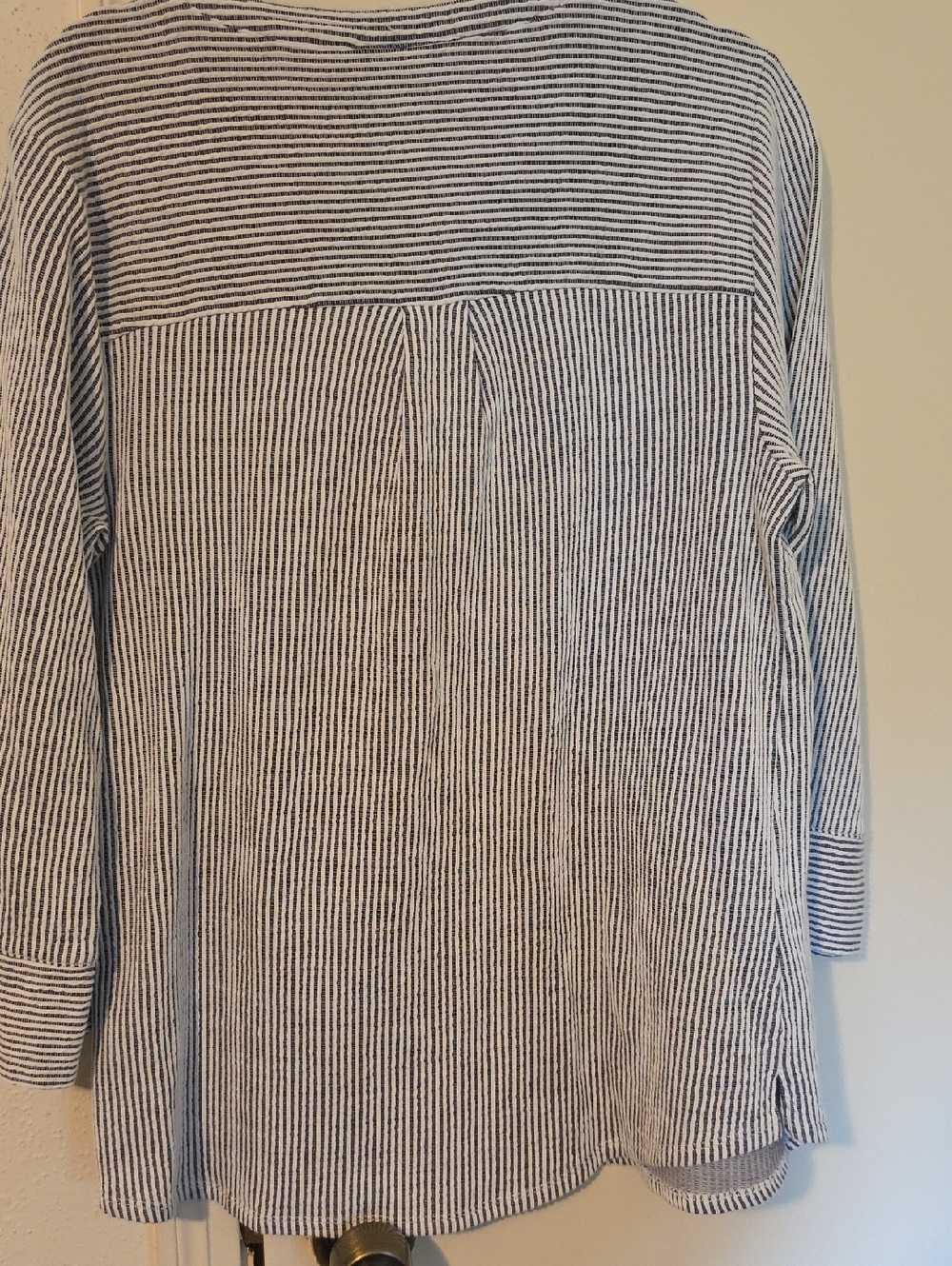 Joan Rivers Light Gray Ribbed Knit Top - Picture 6 of 6